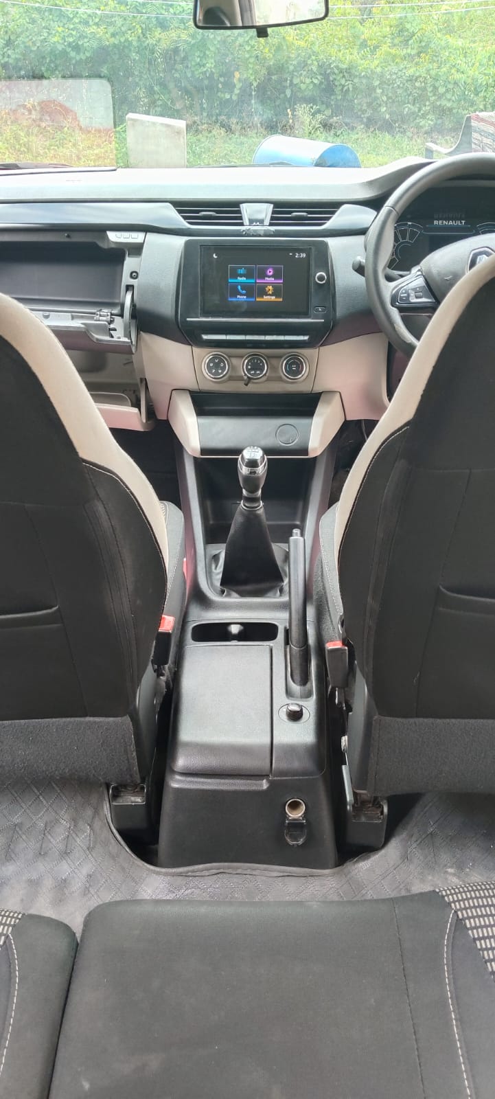 Renault Triber - Image 10